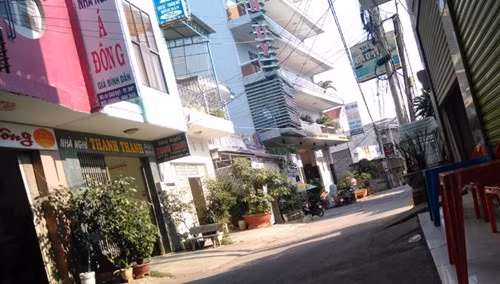 Nhung chuyen gay soc ve gai goi pho nui-Hinh-2