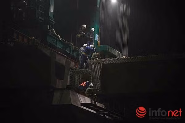 "Khi mới triển khai, công trình gặp một số khó khăn nên một vài hạng mục bị chậm tiến độ. Tuy nhiên, sau khi bắt nhịp với điều kiện làm việc, đơn vị thi công vẫn đảm bảo đúng tiến độ, hoàn thành công trình vào Quý I/2016" - ông Dương cho biết thêm.