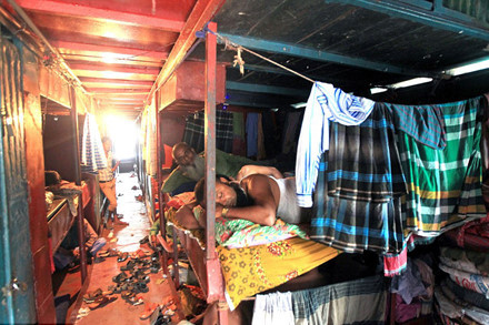 Được biết, chỉ với 31 pence, nghĩa là khoảng 8.200 đồng, khách có thể ở trọ qua đêm. Khách sẽ có một giường riêng (dĩ nhiên không có đệm) trong căn phòng tập thể.