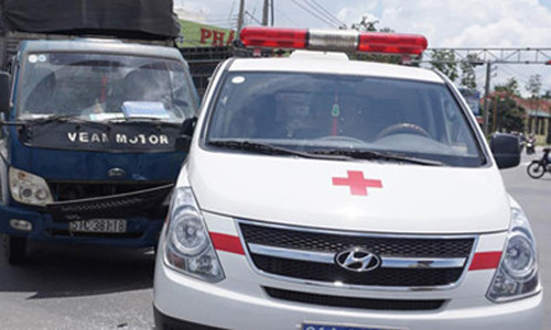 Xe cap cuu cho benh nhan bi tong bien dang