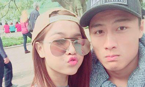 Hình ảnh vui vẻ, hạnh phúc của cặp đôi kỷ niệm nửa năm ngày yêu.