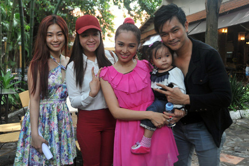 Khi đi gặp gỡ hay dự tiệc cùng bạn bè nữ ca sĩ cũng không mấy khi trang điểm.