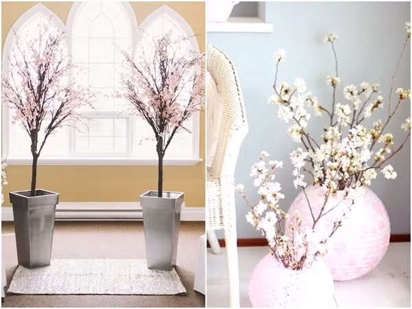 Thêm một bình hoa đào, nhà lại thêm hương sắc.