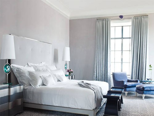 6. Lựa chọn họa tiết đơn giản cho phòng ngủ Benjamin Noriega-Ortiz – một trong những nhà thiết kế có tầm ảnh hưởng nhất hiện nay, khuyên mọi người nên giữ phòng ngủ giản đơn với những họa tiết và cấu trúc giản dị nhất.