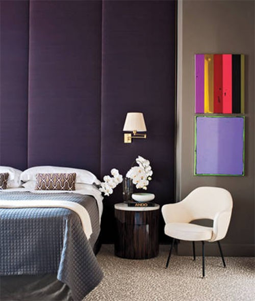 3. Không thể kháng cự lại sự ấm áp của những chiếc gối ôm Đối với giường ngủ cho hai người, bạn cần ít nhất hai chiếc gối ôm đặt ở đầu giường và bốn chiếc gối ngủ. Một căn phòng ngủ được thiết kế với số lượng gối vừa phải bởi nhà thiết kế Iain Halliday - một trong những kiến trúc sư và nhà thiết kế nội thất nổi tiếng tại Úc.