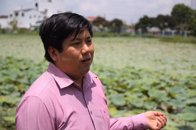 Thac si uop hoa sen 'bat tu' ban gia 100.000 dong