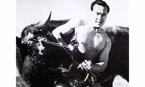 Oyama Masutatsu - Huyen thoai dam phat chet luon con bo mong