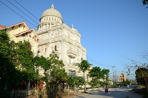 Choang ngop voi nhung lau dai khung 1.000 ty o Ninh Binh