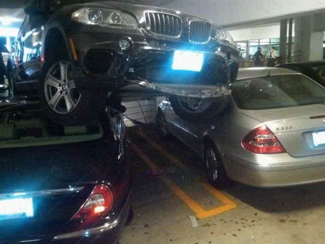 Pha đậu xe "đỉnh" nhất hệ mặt trời.