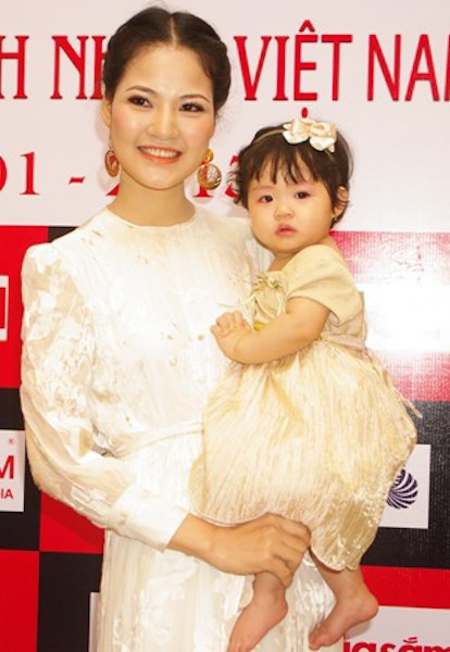 Trần Thị Quỳnh hiện đang sống rất hạnh phúc cùng chồng và con gái tại Hà Nội.