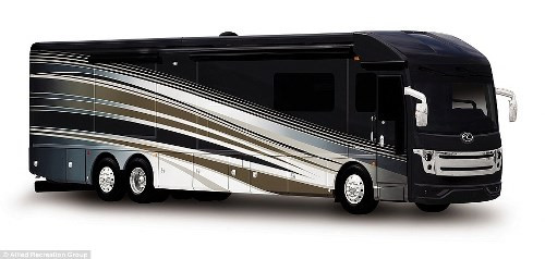 Trong chiếc xe buýt sang trọng là một không gian với những tiện nghi đẳng cấp của một khách sạn 5 sao hàng đầu. Căn nhà di động hạng sang này có cái giá 'trên trời': $700,000 - xấp xỉ 16 tỷ đồng. Trong chiếc xe buýt sang trọng là một không gian với những tiện nghi đẳng cấp của một khách sạn 5 sao hàng đầu. Căn nhà di động hạng sang này có cái giá 'trên trời': $700,000 - xấp xỉ 16 tỷ đồng.