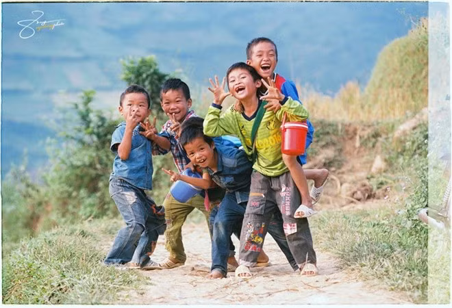 Từ chủ trương xóa bỏ cây thuốc phiện, các cán bộ tích cực vận động nhân dân nhổ bỏ loài cây này. Những cánh đồng Anh túc dần được chuyển sang trồng lúa, ngô, đậu tương.