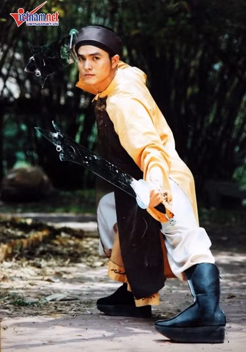 Ngoài ra, sau những vai hiền lành thì vai phản diện Trịnh Hâm trong bộ phim Lục Vân Tiên đã đánh dấu bước ngoặt trong diễn xuất, vai diễn khó này được giới chuyên môn đánh giá cao về thể hiện tâm lý nhân vật.