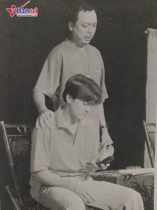 Ngoài ra, anh còn tham gia trong nhiều vở kịch ăn khách như: Người đàn ông của trời, Màn kịch vụng về, Giấc mơ điện ảnh,...