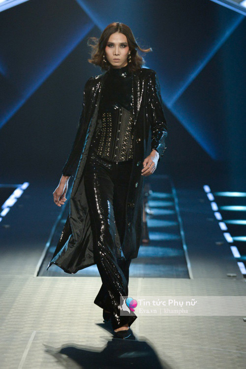 Mid Nguyễn là chân dài lưỡng tính duy nhất sải bước cùng loạt model hàng đầu làng thời trang Việt.