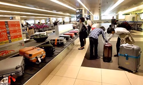 Dau gia vali that lac - nghe hot bac o Anh