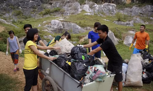 Nhuc mat canh “phuot thu” gay hai moi truong o nui Tram