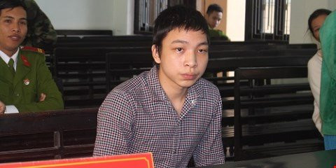 Di nho xe yeu rau xanh, 9x bi hiep dam