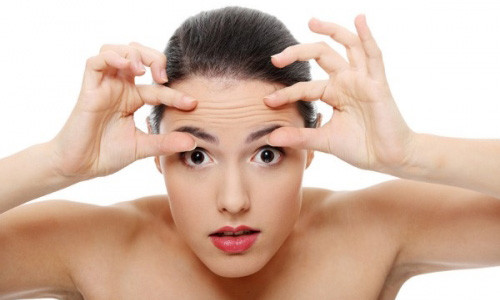 Vi tri nep nhan tren mat canh bao nhung benh nguy hiem