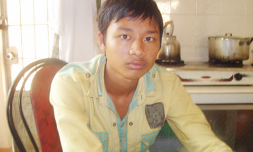 Nguyễn Trần Hoàng Thuận lúc mới bị công an bắt giữ.