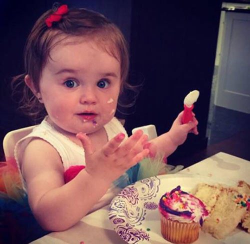 Chloe sinh ngày 16 tháng 6 năm 2014.