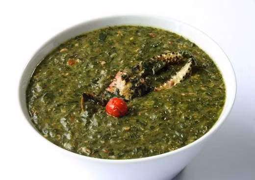 Súp rau Callaloo: Ở Cộng hòa Tobago và Trinidad, món ăn mà mọi người đều yêu thích chính là súp rau Callaloo. Món súp được nấu từ những loại rau truyền thống ở đây cùng với khoai môn, hành tây và ớt. Nhiều người miêu tả món ăn này tuyệt vời đến nỗi khiến các chàng trai trẻ ăn vào là muốn kết hôn ngay.