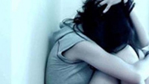 Tưởng con gái 'mất tích' hóa ra bị dụ dỗ bỏ học để giao cấu. (Ảnh minh họa)