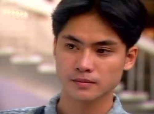 Lê Vũ Long và con trai của nam diễn viên gạo cội Dũng Nhi. Anh xuất thân là một biên đạo múa. Năm 9 tuổi, anh được bố mẹ đưa đi học múa với một lý do rất đơn giản - hy vọng môi trường nội trú của trường múa sẽ cải thiện thể lực yếu cho con trai. Dưới tư cách là một biên đạo múa, Lê Vũ Long đã gây tiếng vang khi làm đạo diễn cho không ít các chương trình nghệ thuật lớn như Davines Hairshow, Đẹp Fashion show....