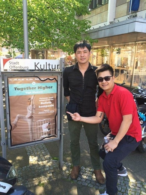 Nam diễn viên thường đi công tác tại các nước trên thế giới.