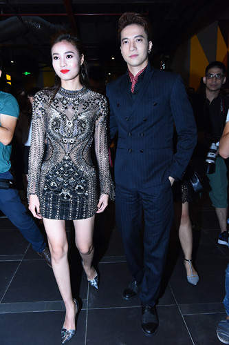 Ninh Dương Lan Ngọc trong vai "Cám", sánh đôi ST của nhóm 365.