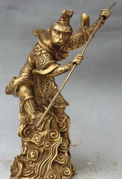 Một chú khỉ rất nổi tiếng là "Tề Thiên Đại Thánh" Tôn Ngộ Không cũng sẽ rất "sốt" vì nhân vật này được coi là có khả năng chống lại yêu quái hay những điều kém may trong năm.