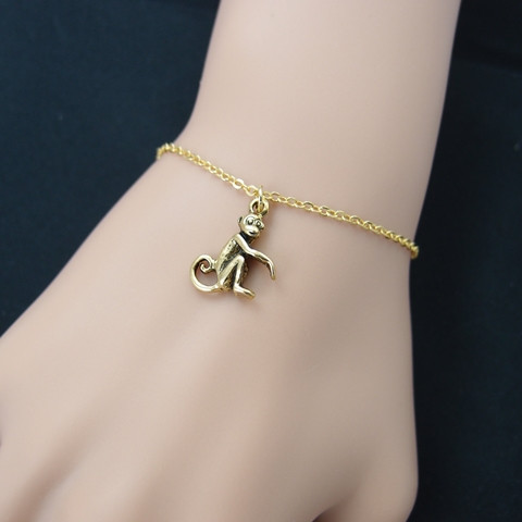 Ngoài ra, cũng phải kể tới các loại vòng tay - lắc tay có hình Khỉ. Những sản phẩm này đang được các hãng bán hàng online của Trung Quốc chào giá khá cao.