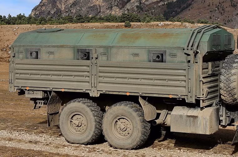 Xe vận tải Kamaz-5350 có tổng trọng lượng khoảng 9.2 tấn chưa bao gồm modul MM-501, với tải trọng tối đa là 6 tấn. Nó được trang bị một động cơ diesel KamAZ-740 có công suất 260 mã lực với vận tốc di chuyển tối đa trên đường trường có thể đạt 100km/h.