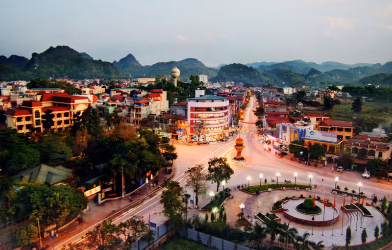 3. Sơn La. Diện tích: 14.174,4 km2.