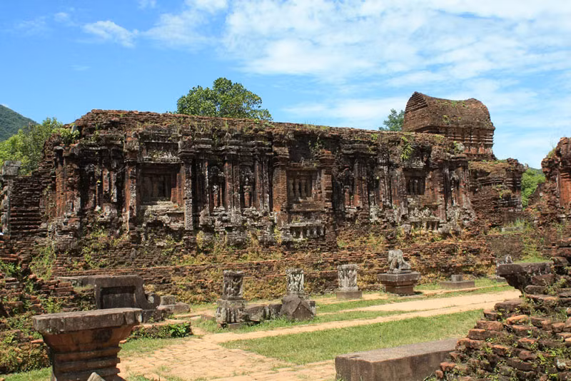 6. Quảng Nam. Diện tích: 10.438,4 km2.