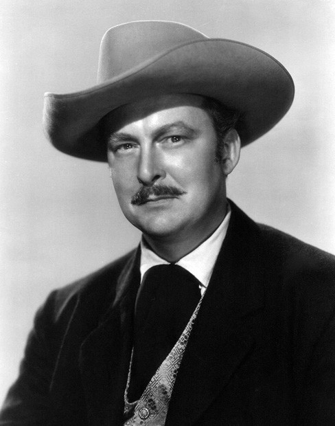 Albert Dekker chết trong tư thế kỳ quặc: bị treo lên thanh sắt treo rèm phòng tắm, mặc một bộ đồ lót điệu đà của phụ nữ, hai tay bị cắm kim tiêm, dây thòng lọng quanh cổ, một quả bóng cao su hình tròn bịt miệng, dây xích sắt buộc chặt đầu, toàn thân bị trói bởi thắt lưng da, cổ tay bị còng. Đến giờ, cái chết của Albert vẫn là một bí ẩn. Không rõ ai đã làm điều này với Albert, nhưng nhiều người cho rằng, án mạng này liên quan đến chuyện tình cảm cá nhân riêng tư của nam diễn viên.