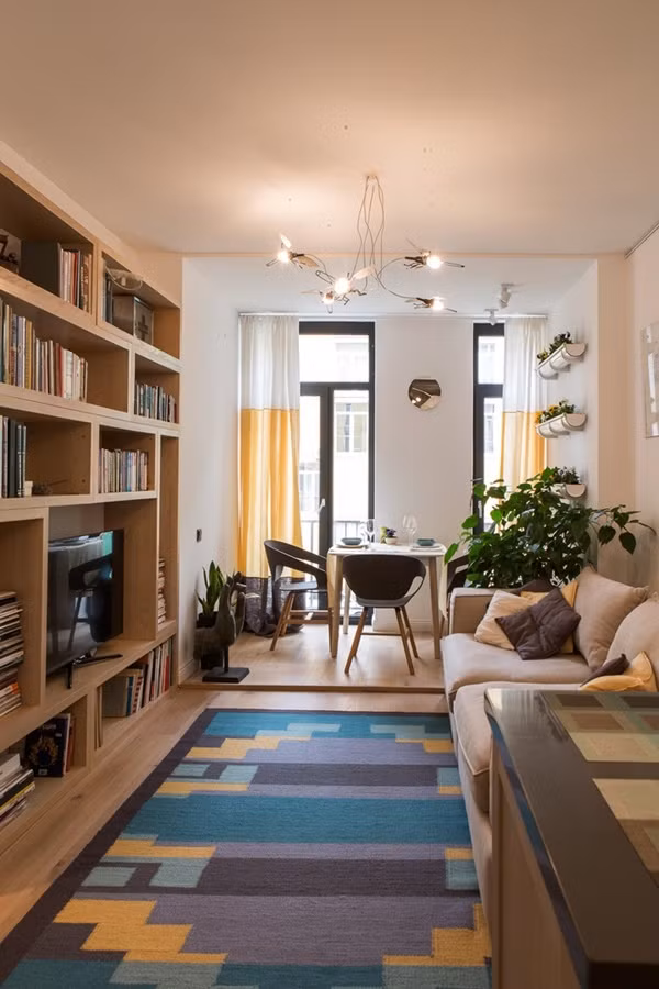 Với diện tích hạn chế nhưng không gian sống vẫn đẹp hiện đại và ấm cúng.