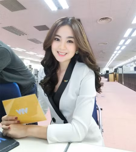 Hiện tại, Mai Ngọc rất thành công với vai trò BTV của bản tin thời tiết.