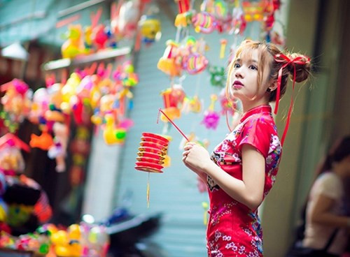 Ngoài đi học, Thanh Nhã còn tham gia mẫu ảnh, chụp hình quảng cáo cho các shop thời trang tại TP.Hồ Chí Minh.