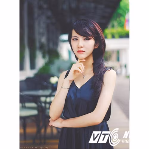 “Mình bằng lòng với cuộc sống hiện tại khi mỗi ngày mới là một ngày hoạt động, hoàn thiện bản thân. Mình tin điều đó sẽ giúp mỗi người luôn tràn đầy năng lượng để trau dồi và tích lũy cho mình”, cô cho hay.