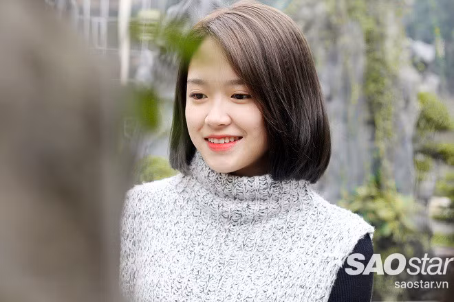 Tâm Xíu: “Không nên hưởng thụ một cách tối đa dẫn đến tiêu cực” Tôi đã từng nghe đến câu nói: “Nhiều bạn trẻ lấy việc làm việc hết mình, hưởng thụ tối đa làm phương châm sống” rất nhiều rồi. Đối với tôi, câu nói này có chiều hướng tích cực theo trường hợp nào đó. Làm việc hết mình là điều tốt và cần thiết đối với thế hệ trẻ ngày này, nhưng làm việc hết mình không phải để “hưởng thụ tối đa”, mà đó còn làm vì đam mê, không phải cho bản thân mình mà còn cả gia đình, xã hội. Ai cũng có tuổi trẻ để thoả sức với đam mê của mình, nhưng không phải để hưởng thụ một cách tối đa, lệch lạc dẫn đến tiêu cực. Nói như vậy không có nghĩa là chỉ “chăm chăm” vào công việc mà quên thưởng cho bản thân một chút “hưởng thụ”, miễn là có giới hạn nhé.