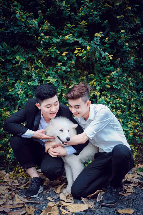 Không chấp nhận từ bỏ tình yêu vì rào cản gia đình, Phúc Trương chủ động đấu tranh, giành lấy sự thừa nhận từ cha mẹ Thức. Ngày nào anh cũng đem đồ ăn qua nhà cho người yêu. Nhà Thức bán hàng ngoài chợ, Trương không ngại ra đó phụ giúp dọn dẹp cửa hàng. Tình cảm chân thành và sự nhiệt tình của anh khiến bố mẹ Thức động lòng, dần dà đã thoải mái cho người gặp gỡ nhau.