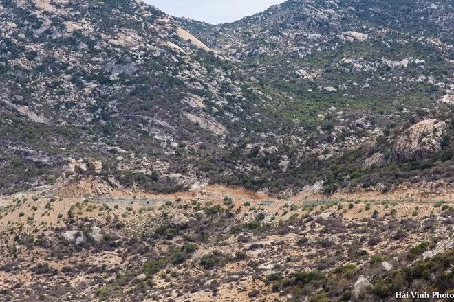 Nhìn lại tấm ảnh này, tôi thấy mình quá nhỏ bé trước thiên nhiên hùng vĩ.