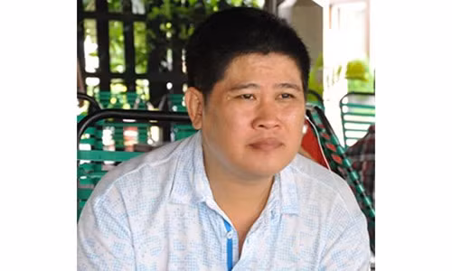 No nan Phuoc Sang an han vi khien vo con kho lay