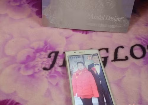  Tiền làm đám cưới cho con đều là vay mượn. Hiện tại, ông Đoàn đã báo cảnh sát địa phương, hy vọng tìm được con dâu càng sớm càng tốt.