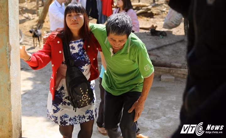 Ngay tro ve cua co gai bi ban sang Trung Quoc 16 nam-Hinh-3