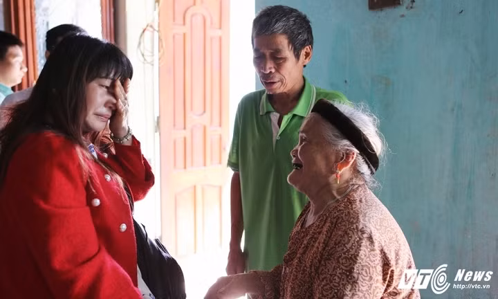 Ngay tro ve cua co gai bi ban sang Trung Quoc 16 nam