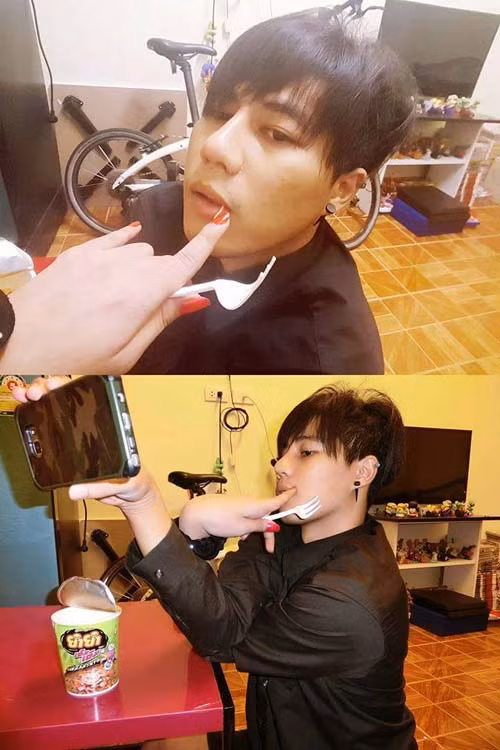 Sơn cả móng tay để có được bức hình "tự sướng" như ý.