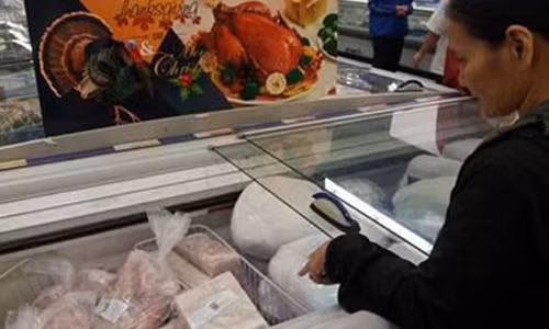 Thit nhap khau “re nhu cho” - thit noi “lao dao”