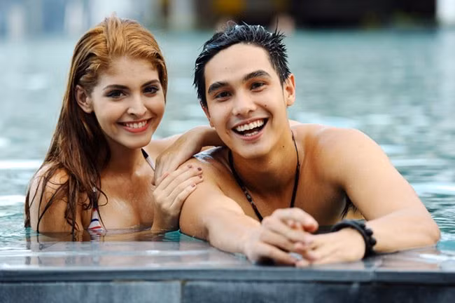 Cuối tháng 11/2015, Baggio bất ngờ lên tiếng "tố" Andrea "đi khách" với giá ngàn đô. Mẫu Tây đã phủ nhận hoàn toàn và tỏ ra vô cùng phẫn nộ.